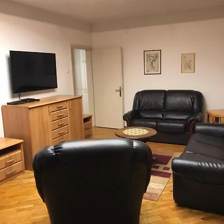 Bulevar Nt Novi Beograd, Zemun Apartment *